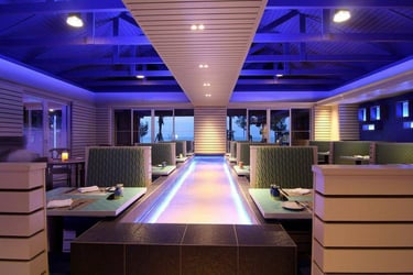 Renovated restaurant in Houston by coomercial construction contractor