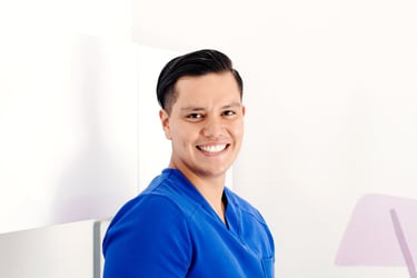 Irving Correa, ortodoncista en Sonrilandia Tepic, especialista en sonrisas alineadas.