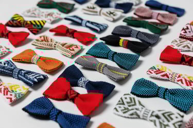 Kolekcija rankomis austų varlyčių