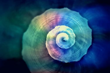 Illustration spirale colorée et nacrée évoquant renouveau et énergie positive