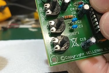 Digital echo chamber kit. Inserting delay line IC.