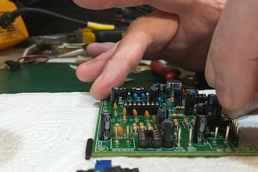Digital echo chamber kit. Inserting potentiometers.