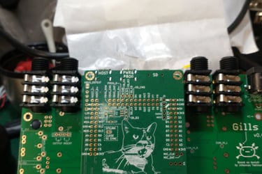 Ksoloti Gills: Fitting core before soldering 1