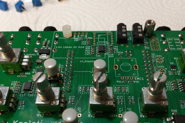 Ksoloti Gills: Pots and switches 5