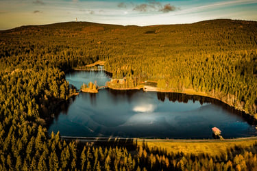 Drohnenfotografie für Kommunen und Tourismus am See – luftbilder-deutschland.com Oliver Riess