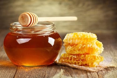 Propriétés communes du miel naturel - purifiant, énergisant, cicatrisant - Bienfaits Sunnah