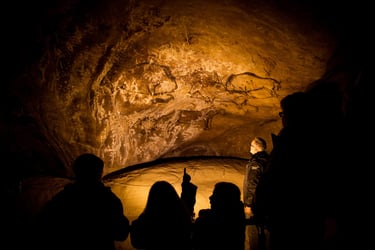 Grot van Niaux in de Pyreneeën, prehistorische grot met rotstekeningen nabij Foix in Ariège