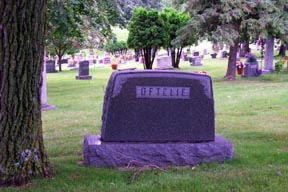 a headstone that reads Oftelie