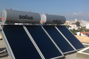 painel solar para aguas quentes, termossifão; solar térmico n fundão