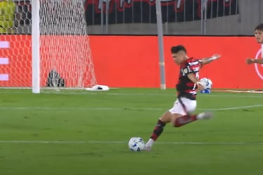 Flamengo levou mais perigo ao gol do Inter no 1º tempo.