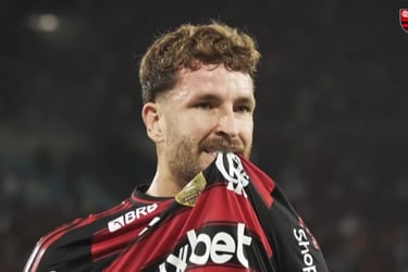 Léo Pereira, em 2025, consolidou-se como pilar defensivo do Mengão, gerando interesse europeu.