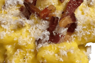 PÂTES PACCHERI, JAUNE D'OEUF, LARD GUANCIALE, PARMESAN, PECORINO, PAS DE CRÈME