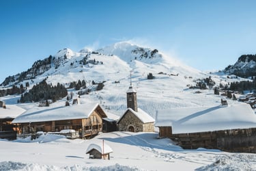 Annecy en hiver, double saisonnalité du SEO local