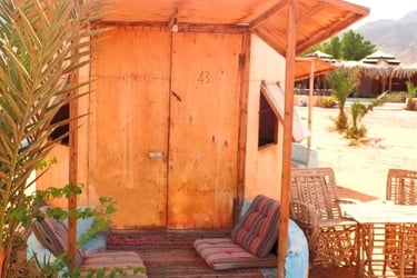 Bungalow compact climatisé pour couples en bord de mer au Bedouin Star