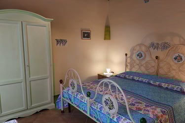 Interno di una camera dell’agriturismo Agrisole dove dormire bene vicino Olbia