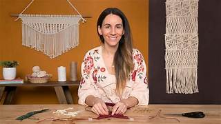 mujer-haciendo-macrame