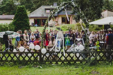 Hochzeitszeremonie im Freien. 