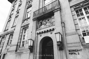 Eingang zum Standesamt Charlottenburg in Berlin.