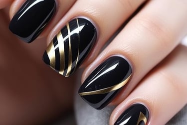Uñas  Negras y Doradas
