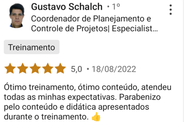 Foto de uma pessoa dando depoimento do curso