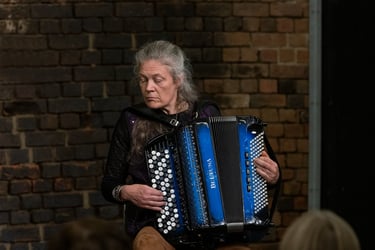 Helle Asmild. Harmonikalærer