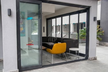 Teraszbeépítés eltolható üveggel