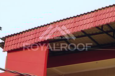 genteng upvc royal roof warna merah untuk penginapan pondok risqi sidoarjo, jawa timur