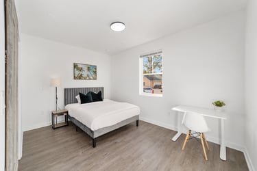 Bedroom The Palms window