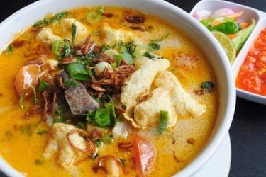 makanan jakarta: soto betawi