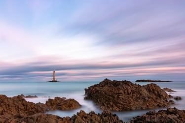 Pose longue sur la phare de Goury, Manche, France