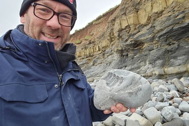 Yet another fossil holding a fossil