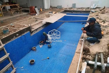 pemasangan keramik roman kolam renang oleh dayanapool