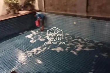 pemasangan keramik roman kolam renang oleh dayanapool