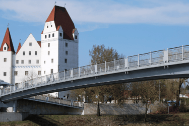 kosmetikausbildung-in-bayern Kosmetikausbildung Nageldesign Fußpflege Wimpernstylist Wimpern
