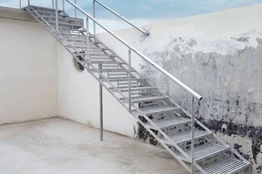 Κατασκευή Μεταλλικής Σκάλας απο τη META METAL Σαντορίνη