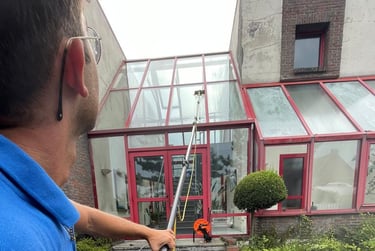 maxime-bac-laveur-de-vitres-a-valenciennes-entreprise-l-as-des-carreaux