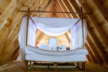 HotelArt: Λευκό Κρεβάτι με Ουρανό - Ξενοδοχειακός Εξοπλισμός Κρεβάτια με Ουρανό