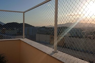 rede de proteção instalada em cobertura de edificio