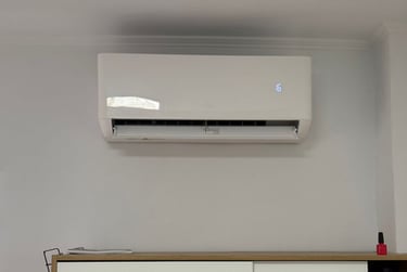Unidad interior de aire acondicionado instalada en vivienda de Mil Palmeras