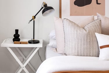 HotelArt: Μίνιμαλ Κομοδίνο & Μαξιλάρια - Ξενοδοχειακός Εξοπλισμός Έπιπλα Μίνιμαλ