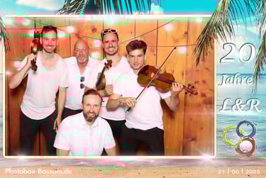 Die Violin Guys  zusammen mit Mario Reipa und Chris Ritter von L&R