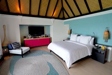 four-seaons-kuda-huraa-overwater-villa-bedroom-1
