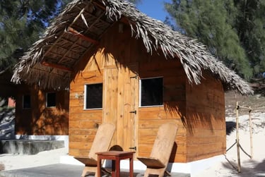 Hébergement familial avec bungalow et chalet annexe pour enfants à Sakalava Madagascar