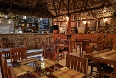 Restaurant en bord de plage à Sakalava Ocean Lodge Madagascar