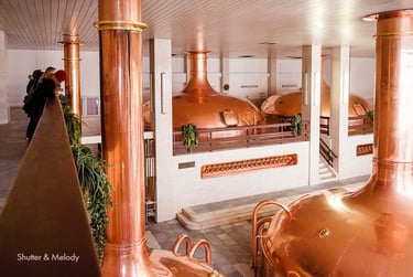 Kupferne Biertanks in der Budweiser Brauerei in České Budějovice.