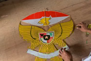 gambar layangan garuda