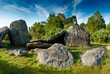 Menhirs et Mégalithes de Monteneuf