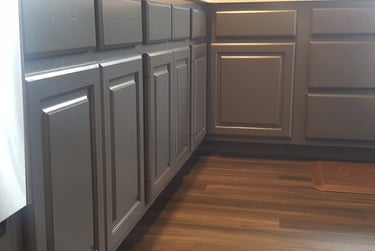 American Painting Specialist Fort Wayne, Indiana. Refinish and repaint existing Kitchen Cabinetry.