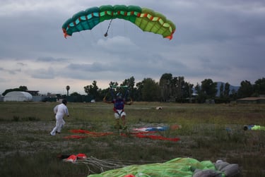 Los hay que tienen mira telescópica.
