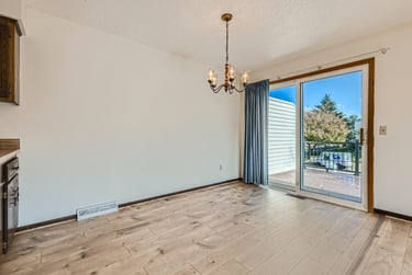 dining-room-before-virtually-staged